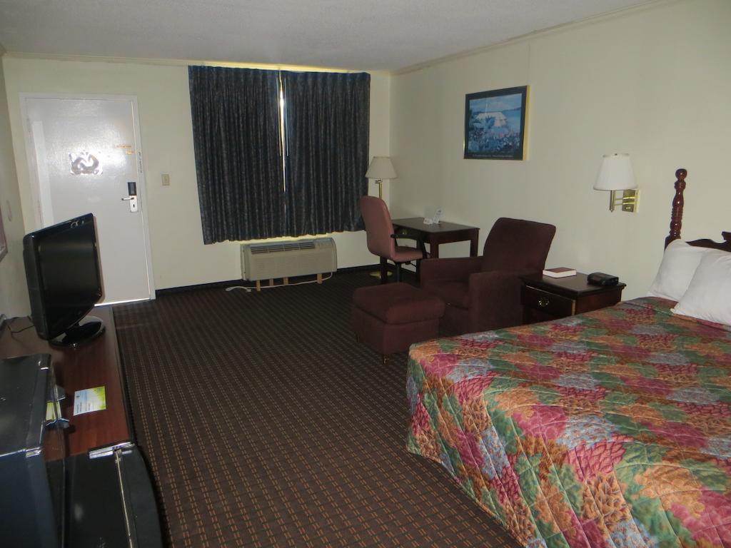 Days Inn Milledgeville Exterior photo