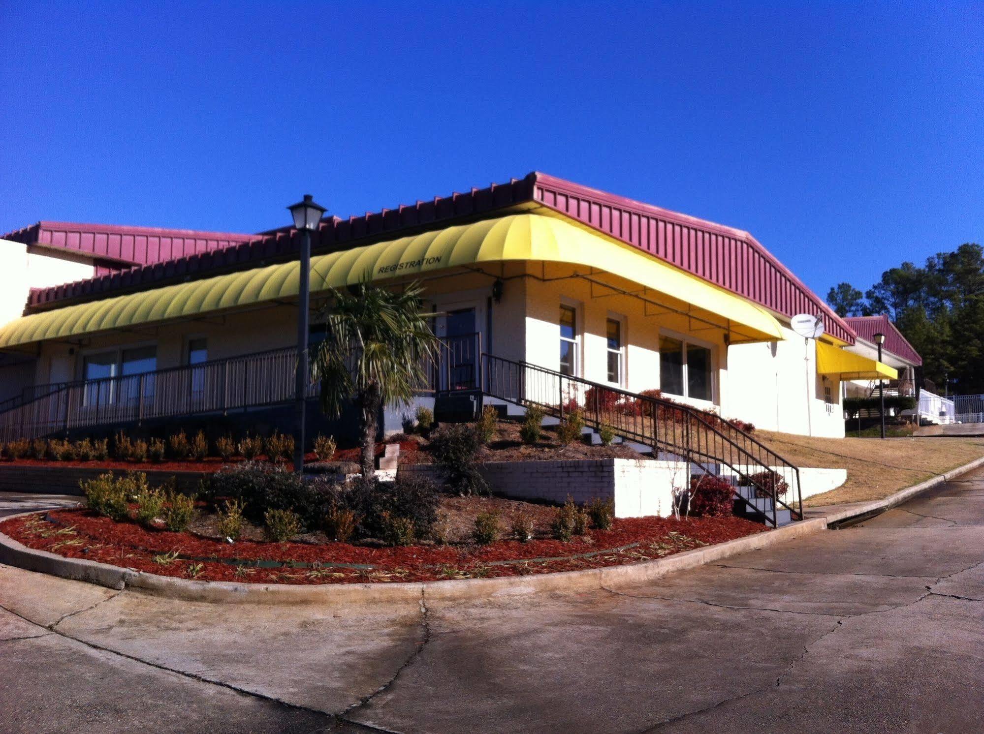 Days Inn Milledgeville Exterior photo
